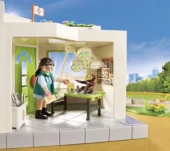 PLAYMOBIL® Family Fun - Tierarztpraxis Im Zoo -Playmobil Verkaufsgeschäft 43274422 9 2 4008789709004 1280x1280